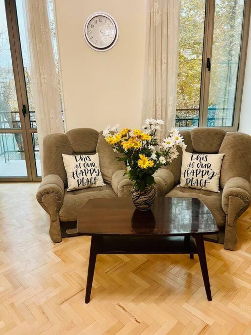Spacious 2 Bedrooms In The Center Of יירבאן מראה חיצוני תמונה