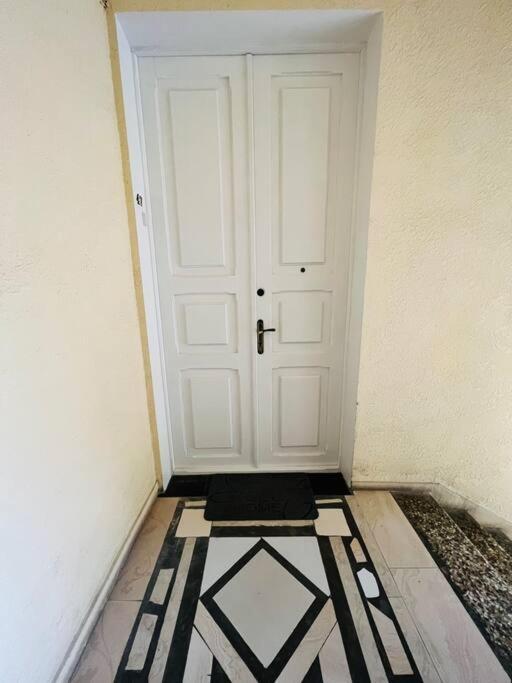 Spacious 2 Bedrooms In The Center Of יירבאן מראה חיצוני תמונה